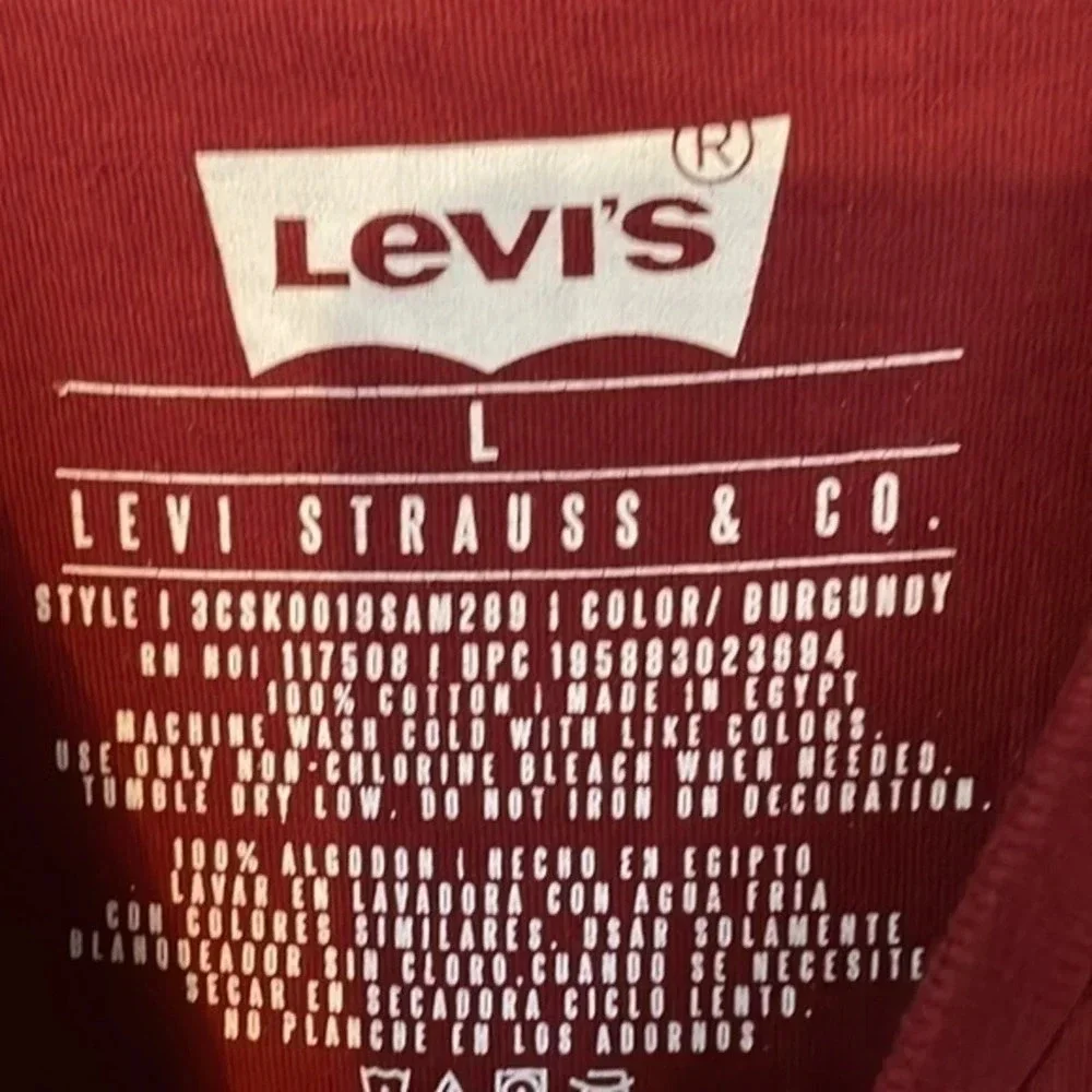 Men's Levi's Mountain Red T-shirt‎ Size Large (L)